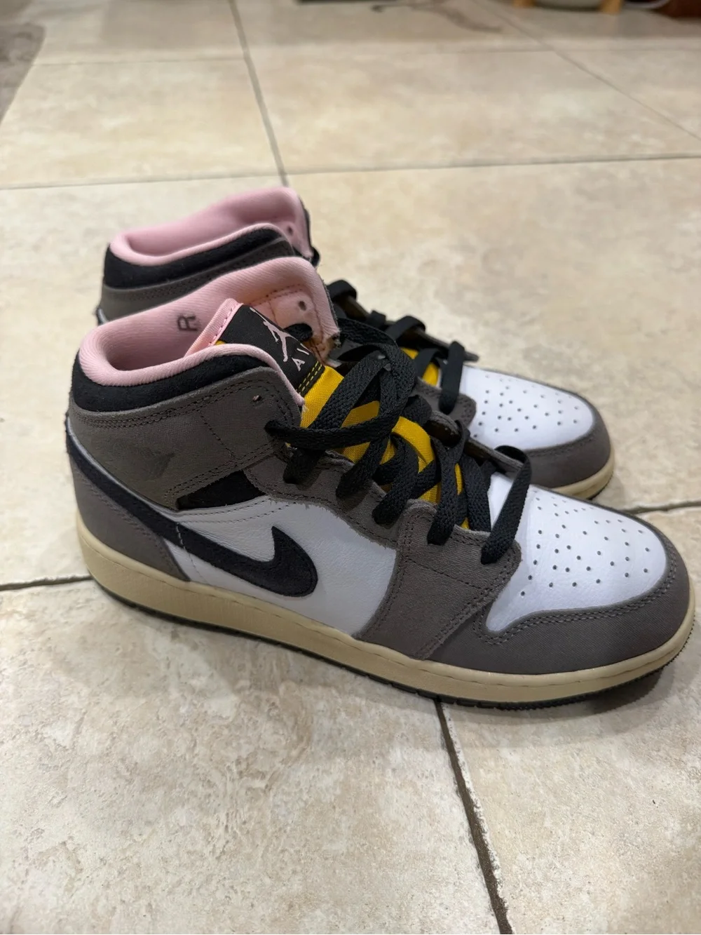 BRAND NEW! (No box) Nike Jordan Kids High-Top Sneakers in Gray, White & pink